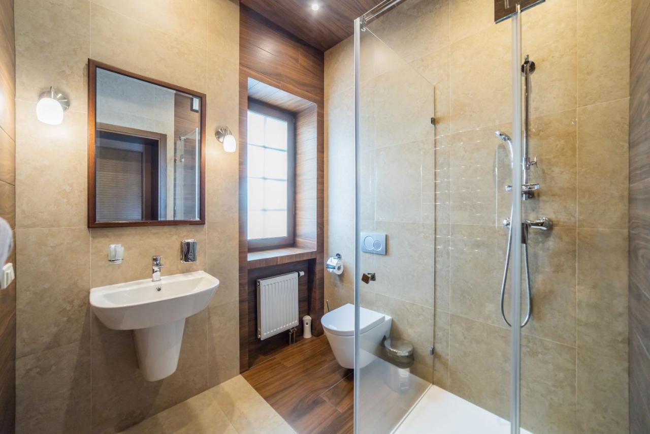 Petrani Nivki Hotell Kiev Exteriör bild